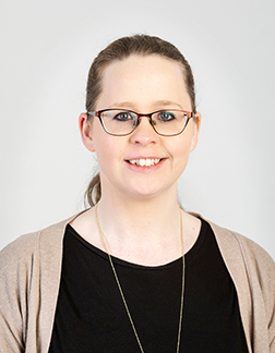 Ragna Björg - Þýðandi | Sérsvið: Hugbúnaðar- og tækniþýðingar - Bílar og vinnuvélar - Ferðamálaþýðingar