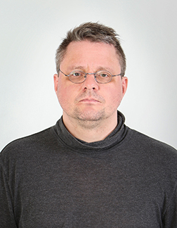 Ölvir - Þýðandi | Sérsvið: Fjármál og tryggingar - Lög og stjórnsýsla - Kynningar- og markaðsefni